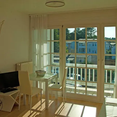 Haus Baltic 12 Mit Balkon - Zentrale Lage Im Ostseebad Daire Sellin (Rugen)