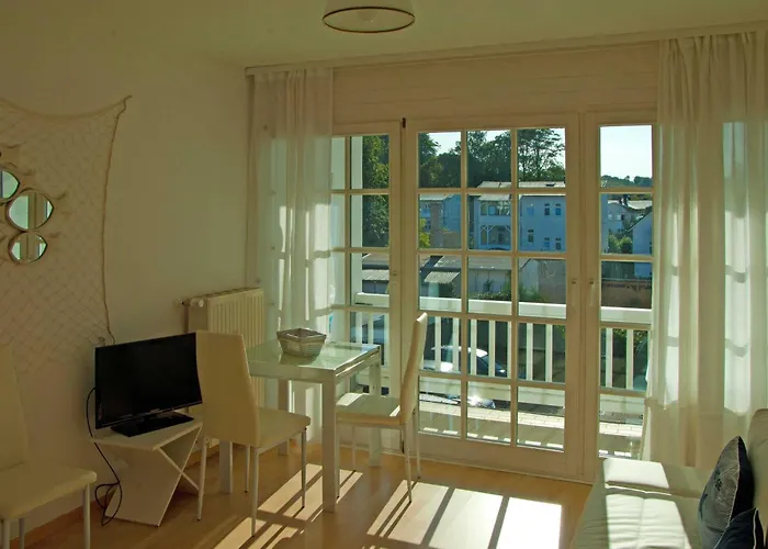 Haus Baltic 12 Mit Balkon - Zentrale Lage Im Ostseebad Appartement Sellin (Rugen)